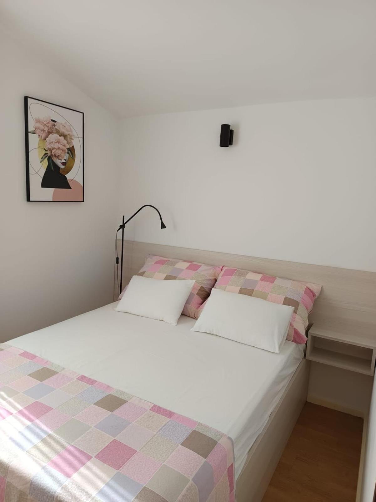 Apartman Marin Ražanj Buitenkant foto